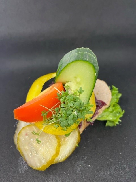 Alm. smørrebrød - Frikadelle | slagterkrabbe.dk