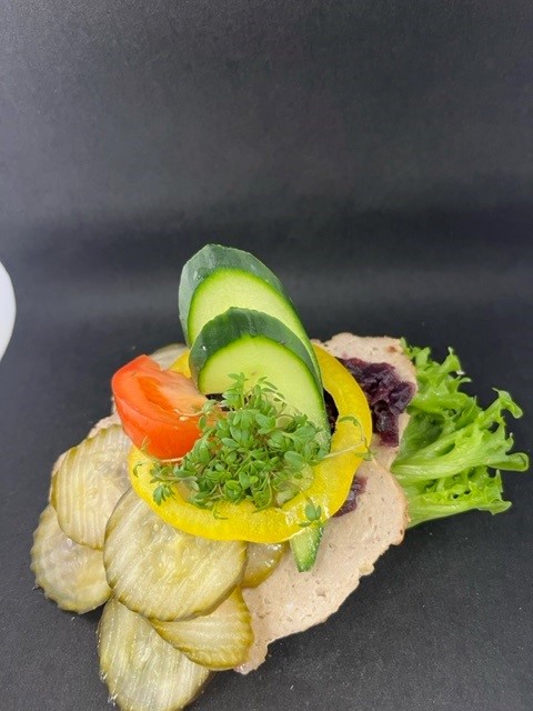 Luksus smørrebrød - Frikadelle | slagterkrabbe.dk